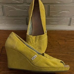 TOMS Peep Toe Wedge, Corduroy, Mustard (Yellow) NWOT!!!